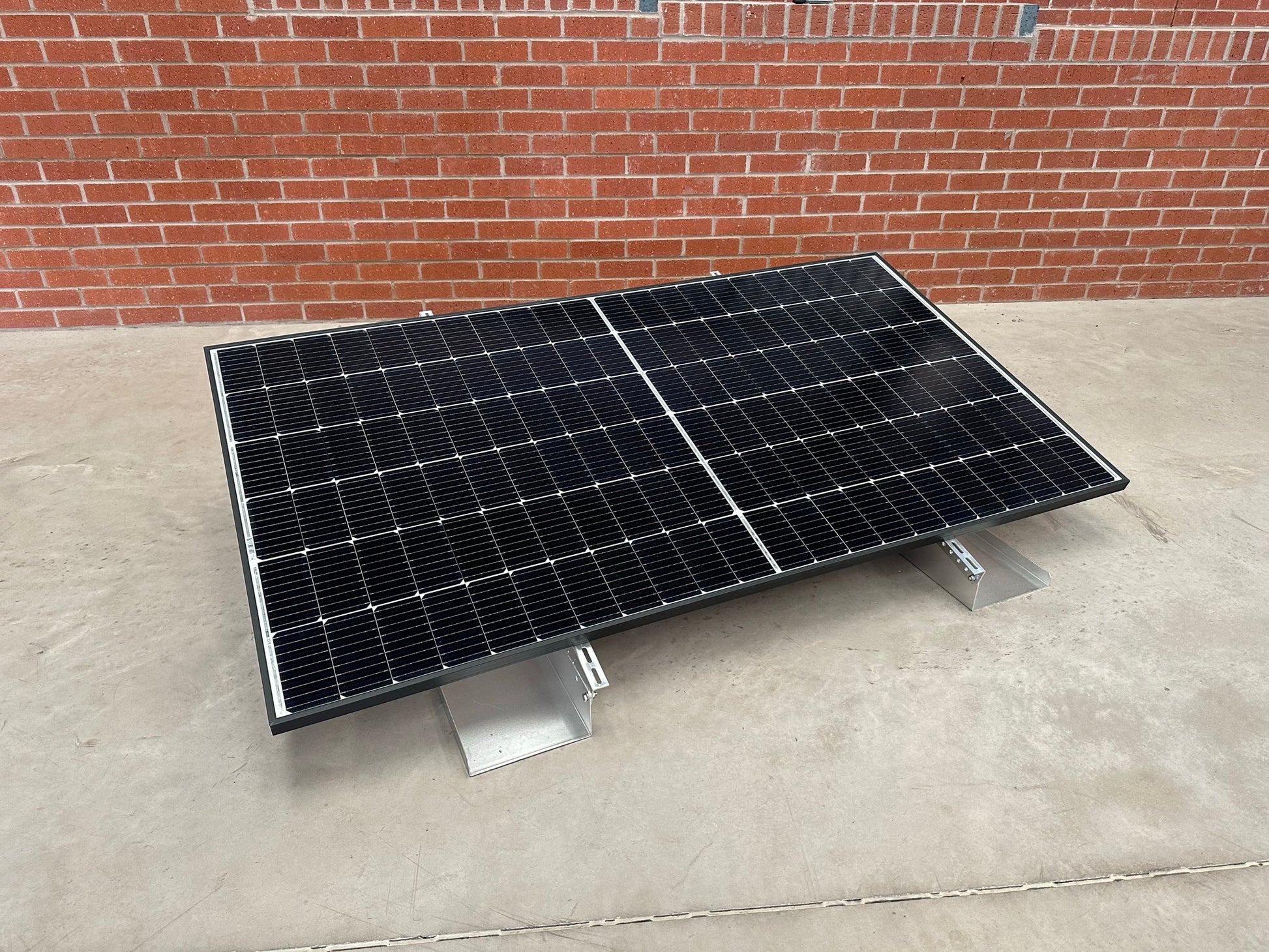 R-Type Flat Roof Mount – Wind Sun